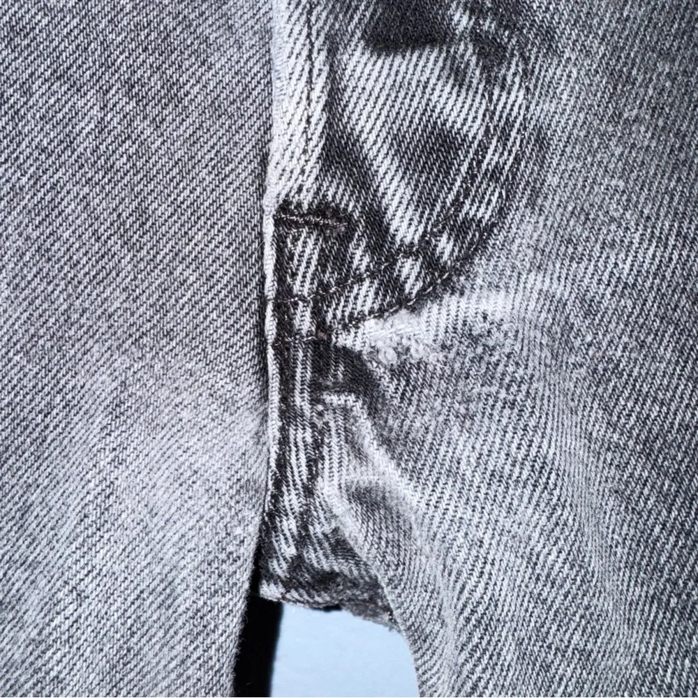 Levi’s 501 90s Vintage grunge faded Jeans Size 30/ 27” - Picture 10 of 13